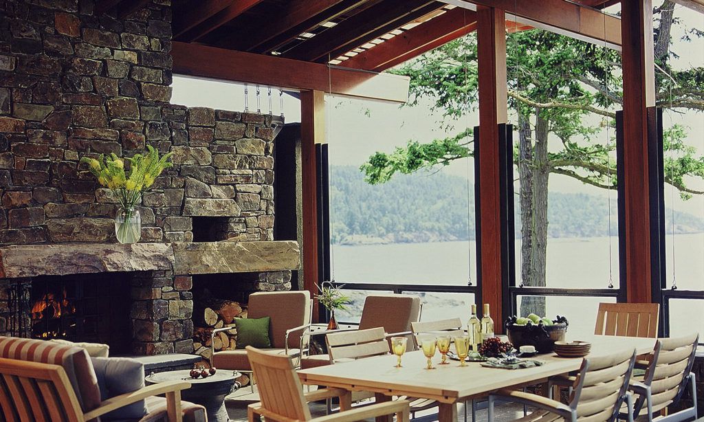 Great vacation home design makes every effort to draw visitors outdoors.