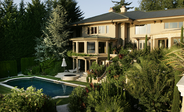 Luxury home designed by Mercer Island architects